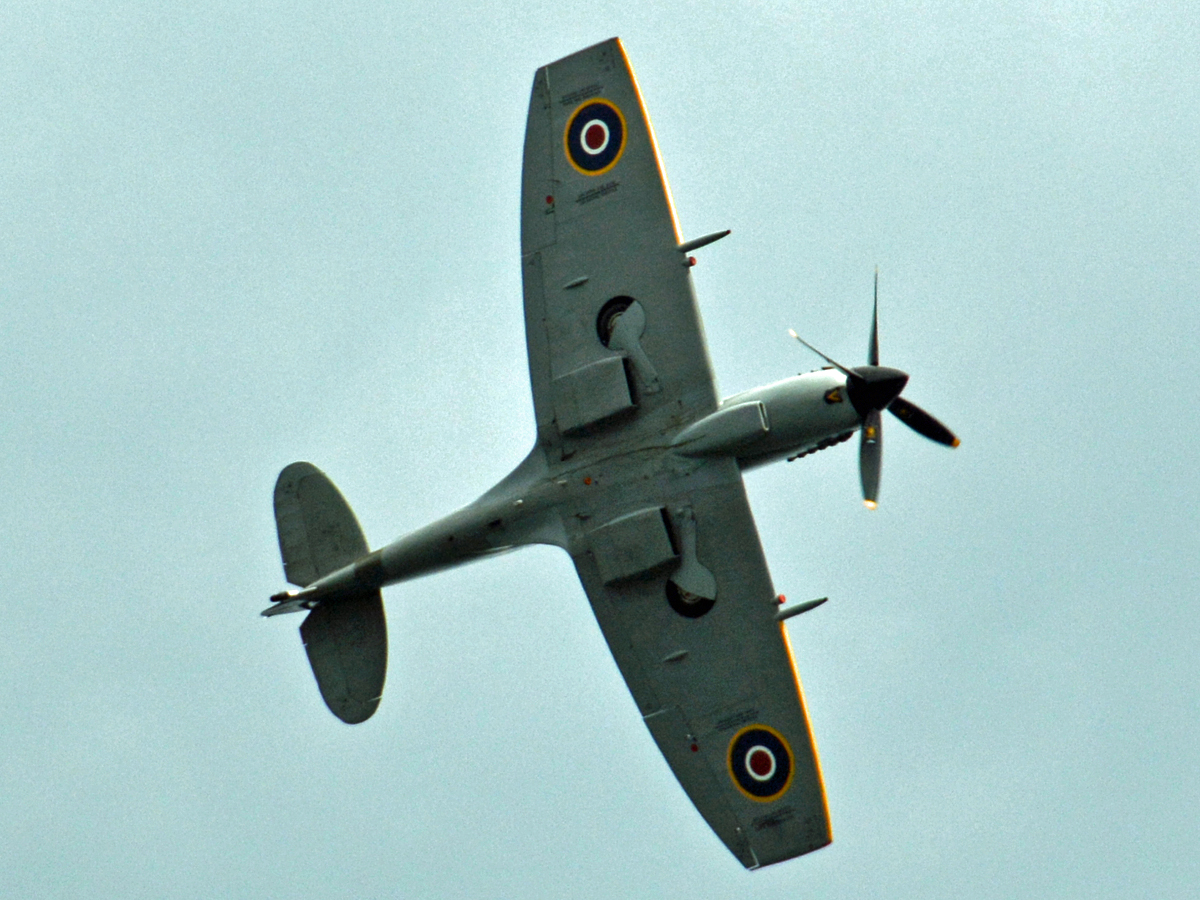 TE311 (CBAF.IX.4497) 1945 Supermarine 361 Spitfire LF16E