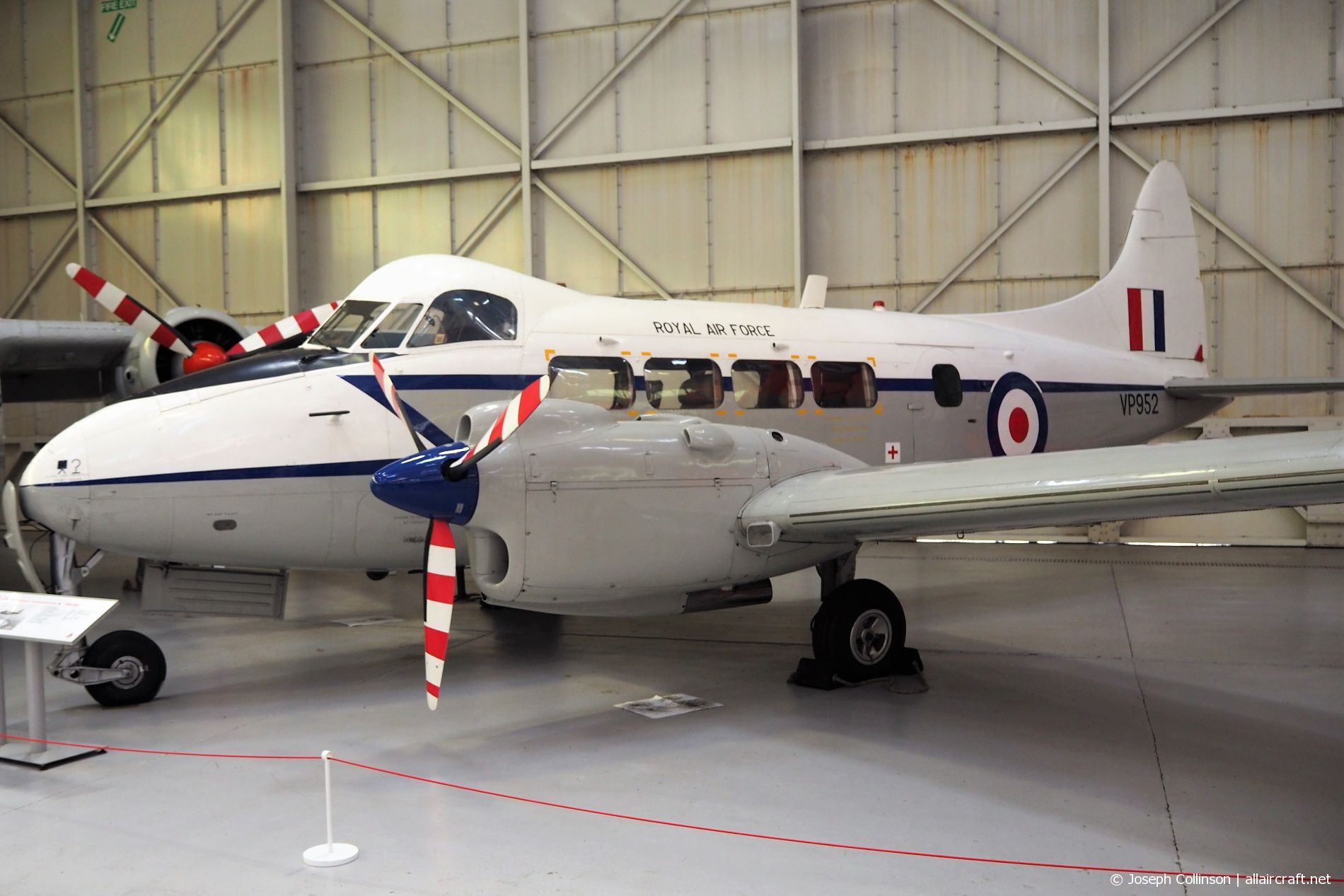 VP952 (04048) DeHavilland DH-104 Devon C.2