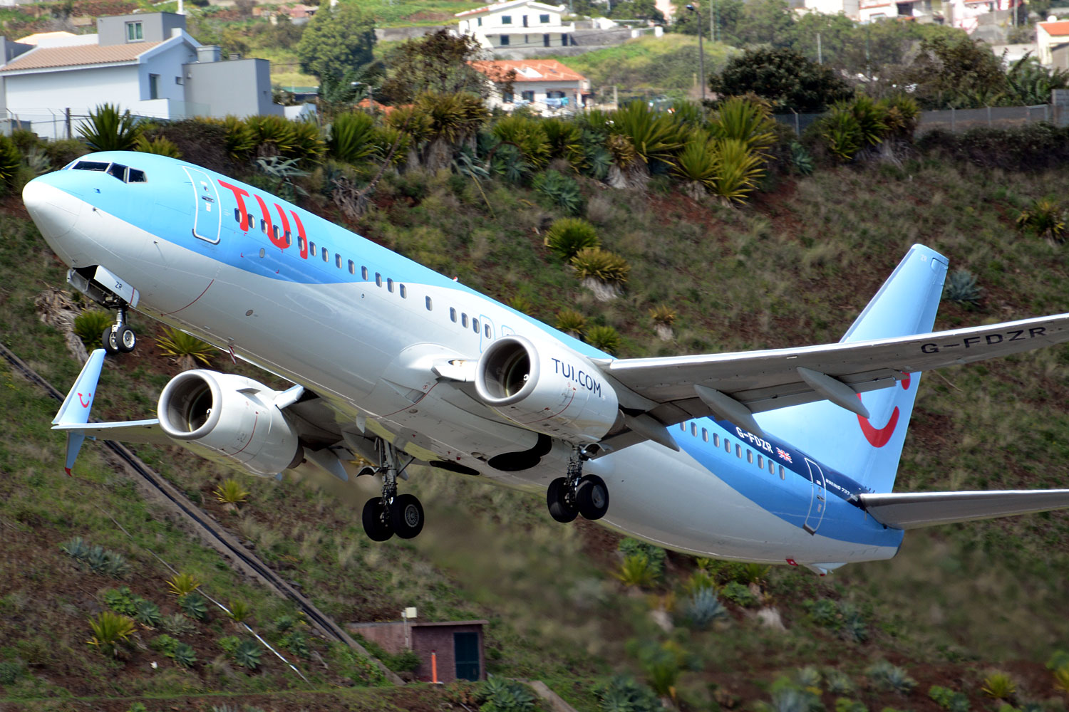 G-FDZR (35145) 2009 Boeing 737-8K5(WL)