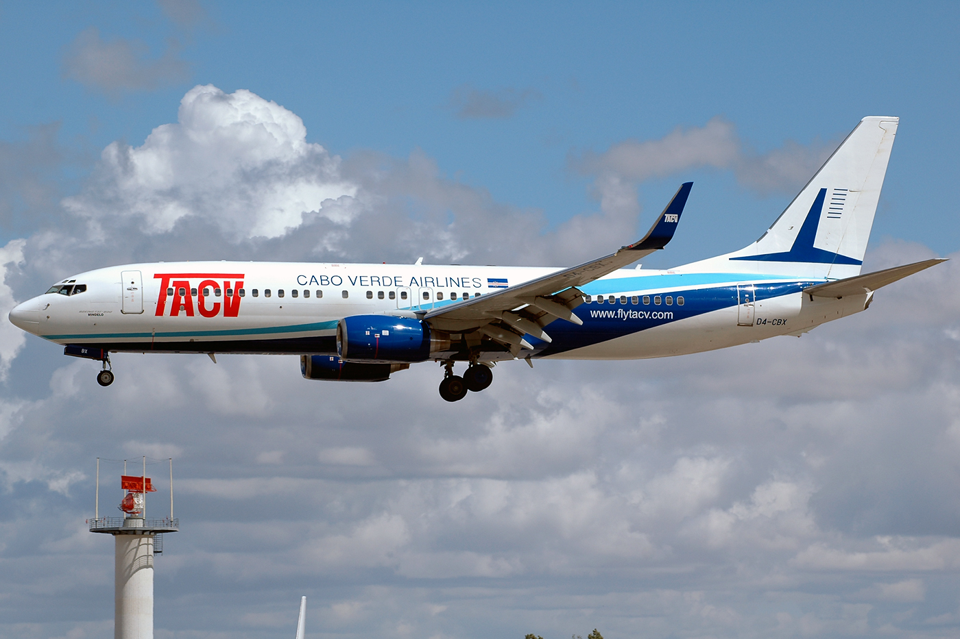 D4-CBX (30039) 2000 Boeing 737-8Q8(WL)