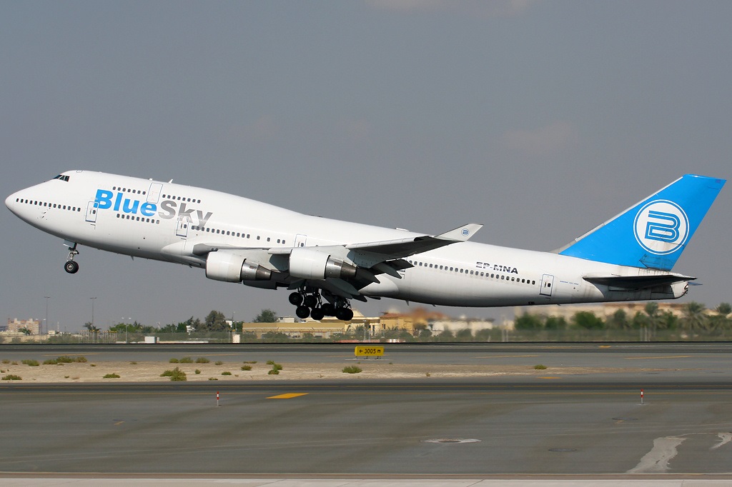 EP-MNA (cn 24383) Boeing 747-422