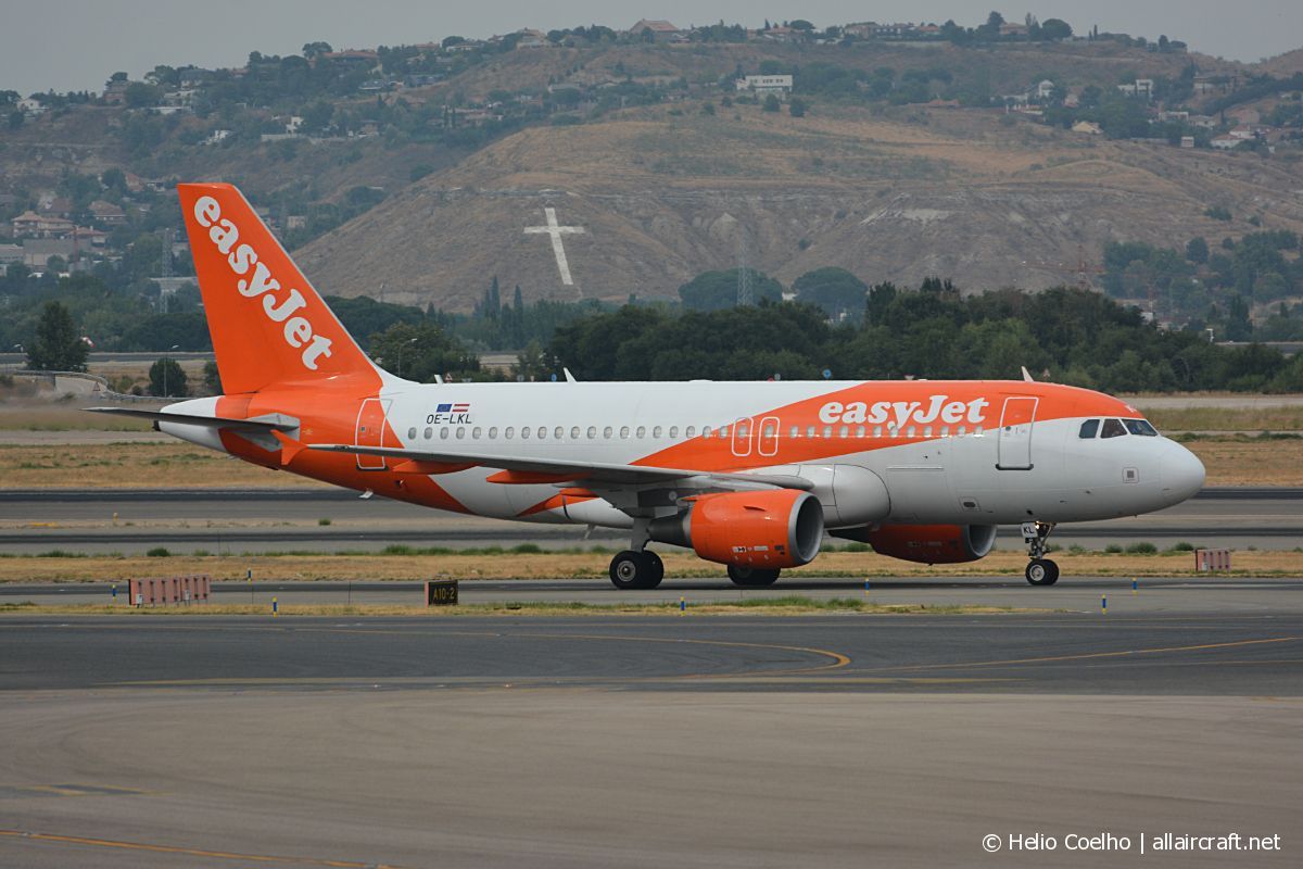 OE-LKL (4048) 2009 Airbus A319-111