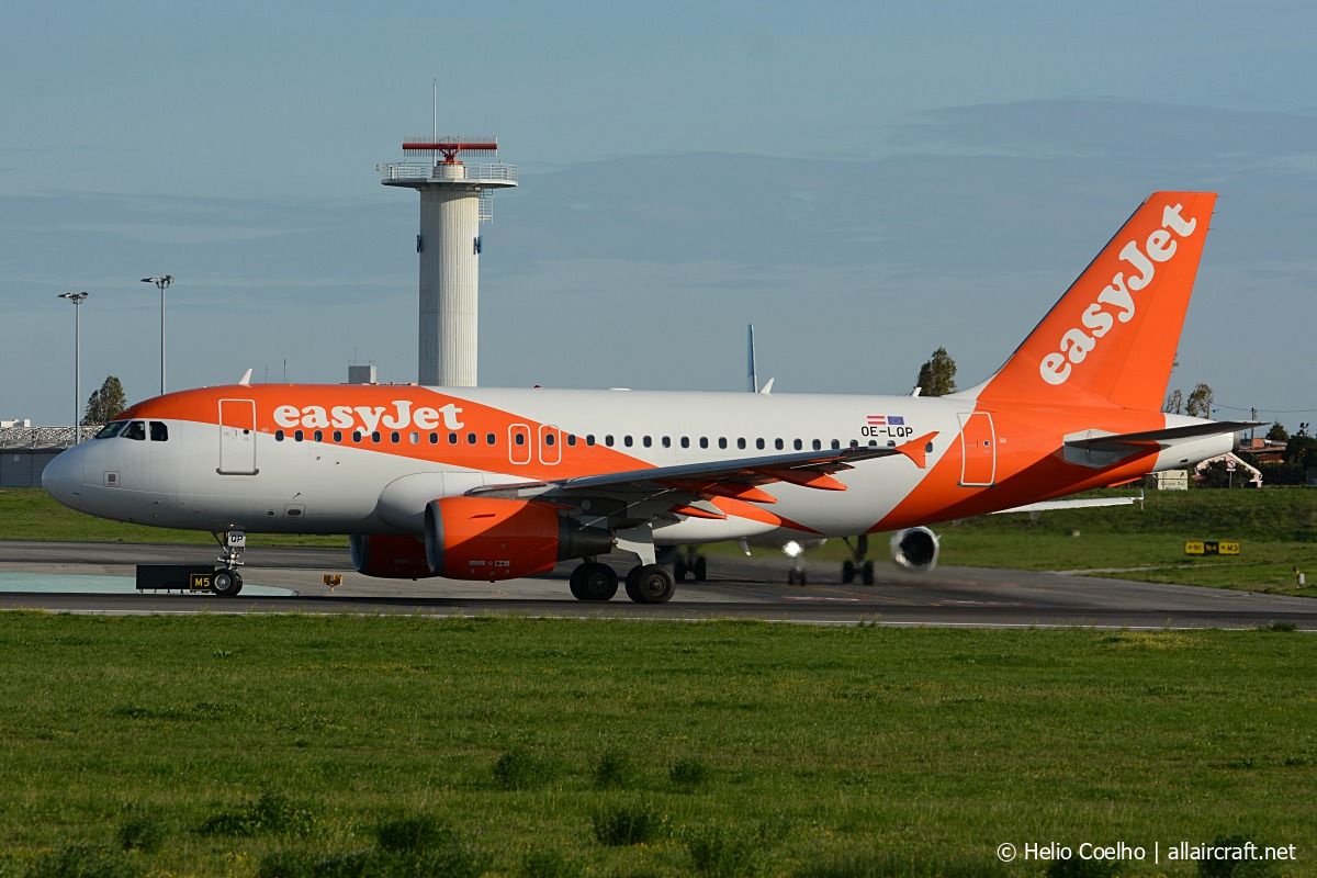 OE-LQP (3810) 2009 Airbus A319-111