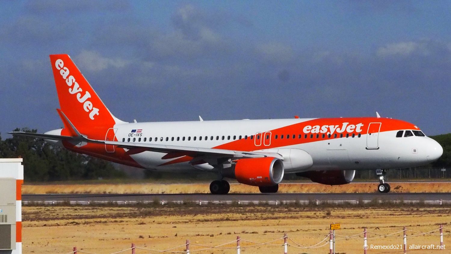 OE-IVS (7235) 2016 Airbus A320-21