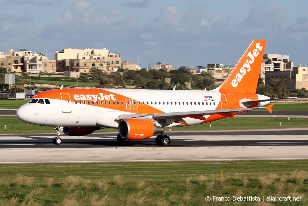OE-LQP (3810) 2009 Airbus A319-111