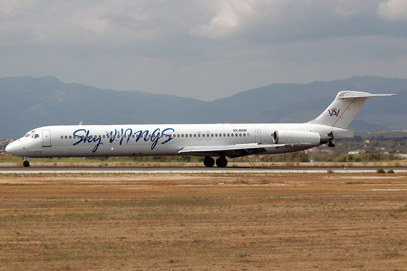 SX-BSW (cn 49949) McDonnell Douglas MD-83