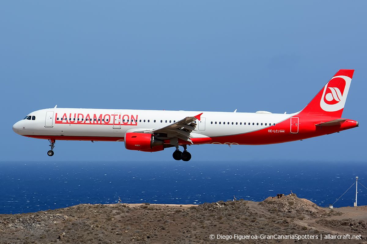 OE-LCJ (5126) 2012 Airbus A321-211