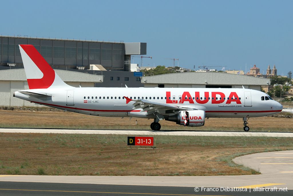 OE-LMC (3063) 2007 Airbus A320-214