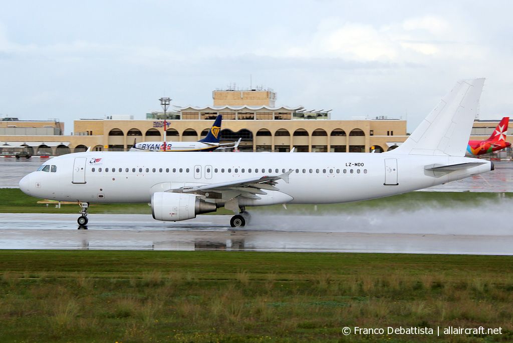 LZ-MDO (879) 1998 Airbus A320-214