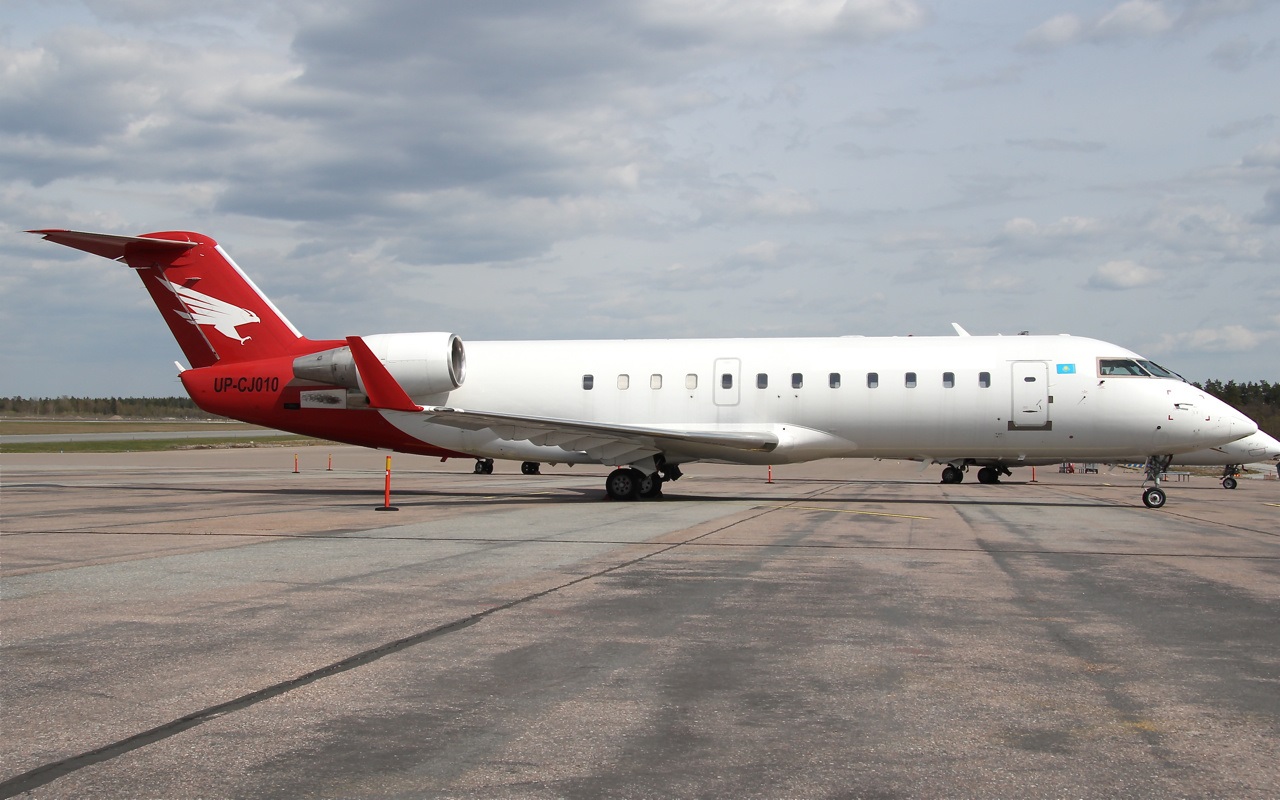 UP-CJ010 (cn 7359) Bombardier CRJ100ER