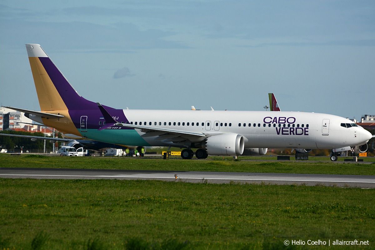 D4-CCJ (60432) 2019 Boeing 737-8 MAX