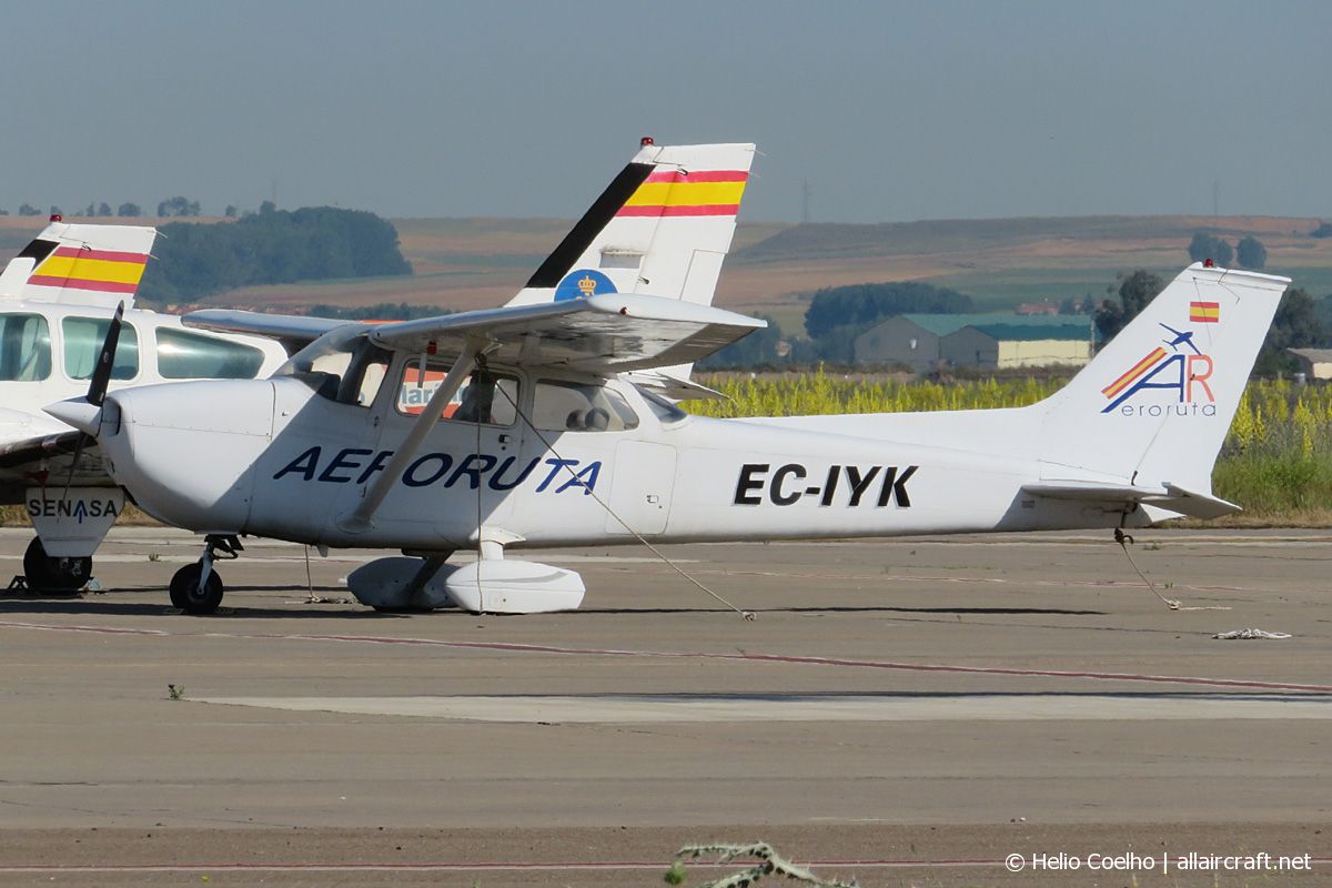 EC-IYK (F172-1101) Reims F172M Skyhawk
