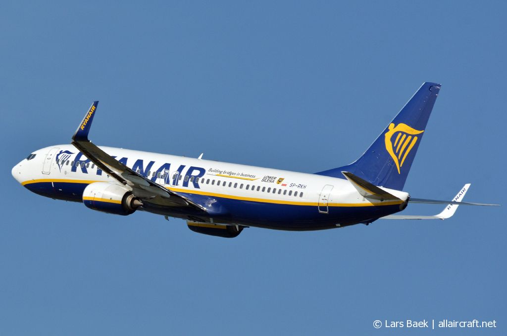 SP-RKH (44746) 2016 Boeing 737-8AS(WL)