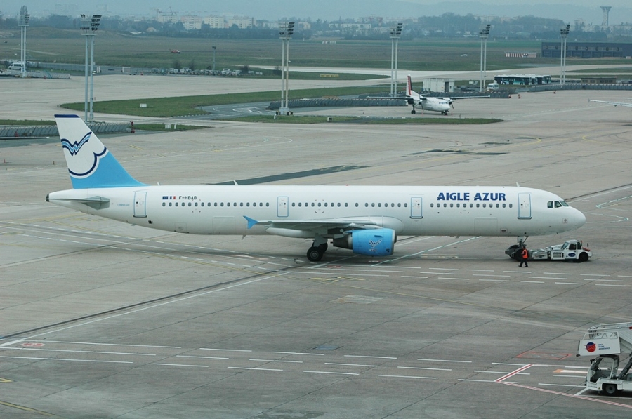 F-HBAB (823) 1998 Airbus A321-211