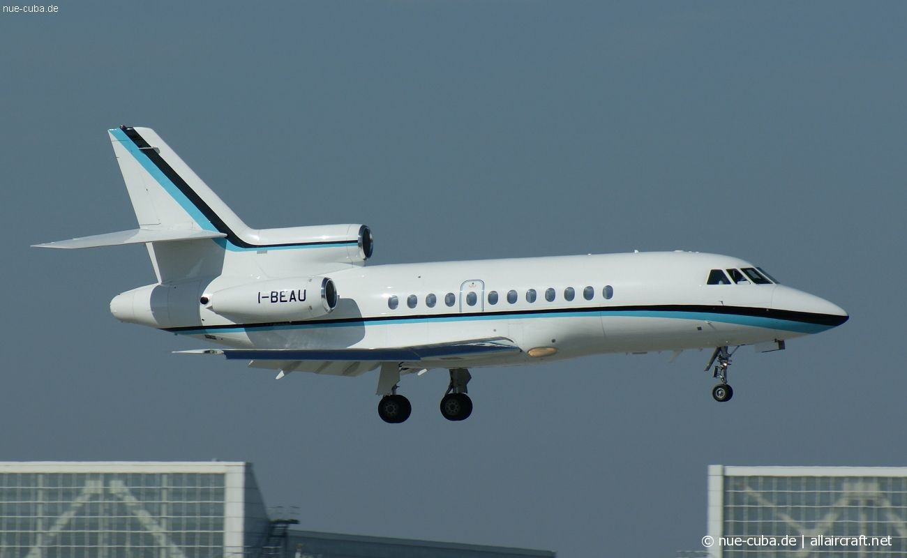 I-BEAU (23) 1987 Dassault Falcon 900