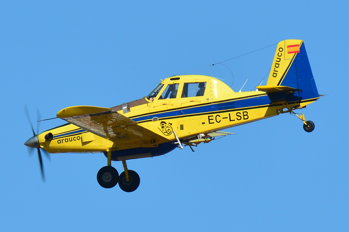 EC-LSB ( 802-0438 ) Air Tractor AT-802