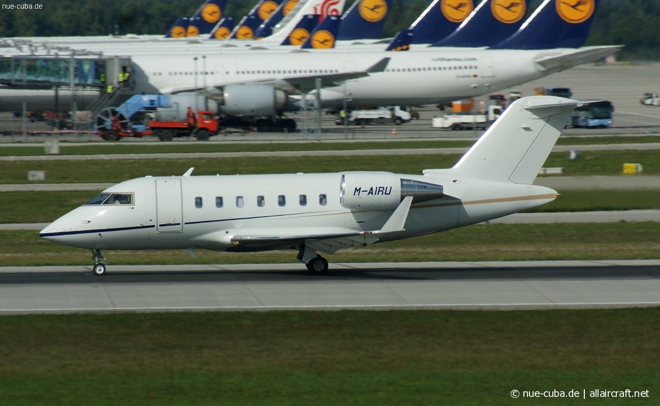 M-AIRU (5824) 2009 Bombardier CL-600-2B16 Challenger 605