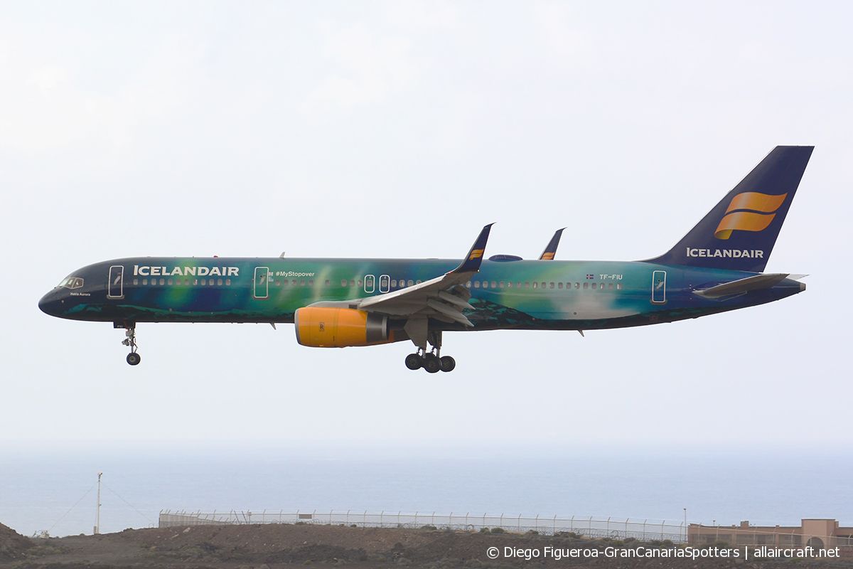 TF-FIU (26243) 1992 Boeing 757-208(WL)