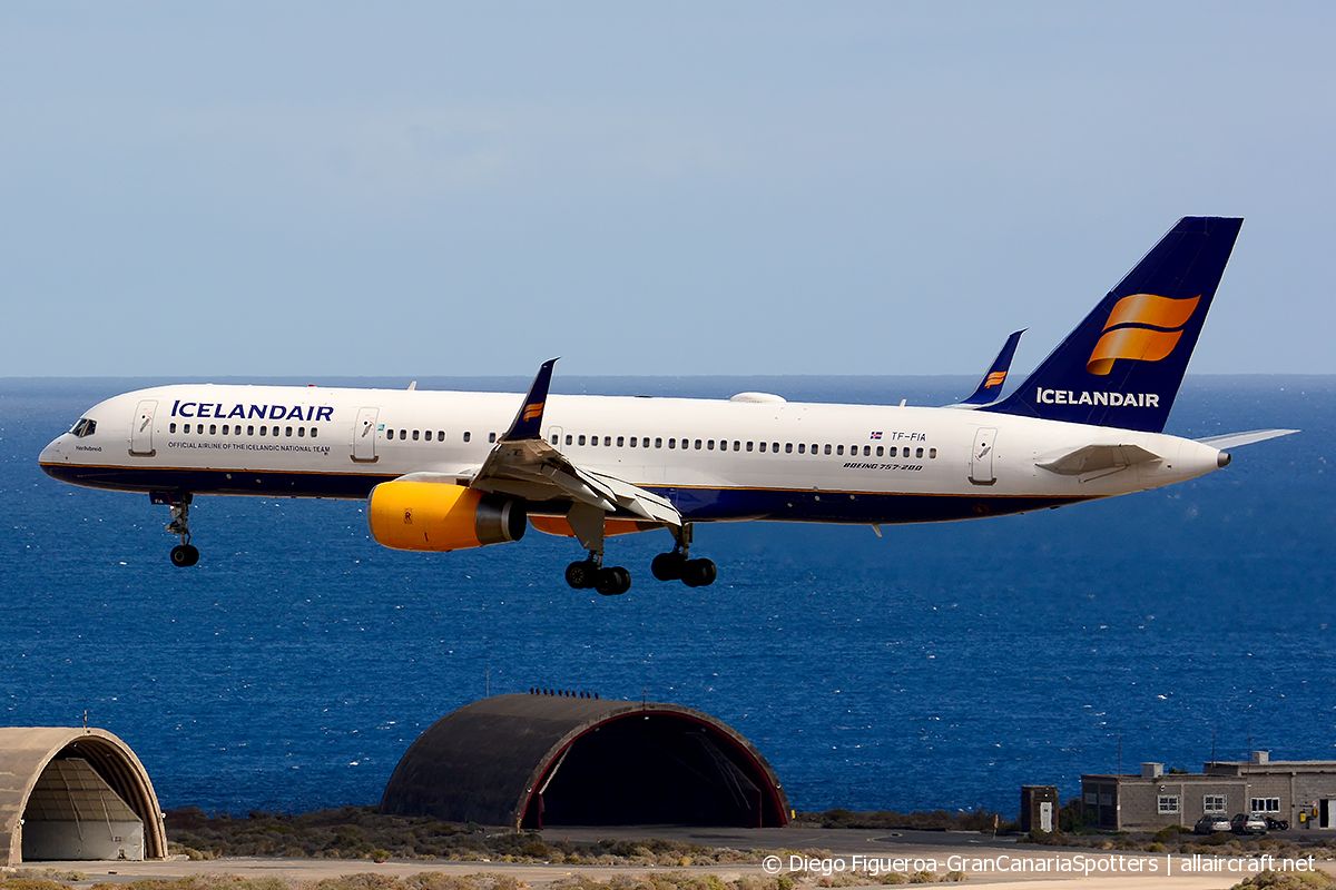 TF-FIA (29310) 2000 Boeing 757-256(WL)