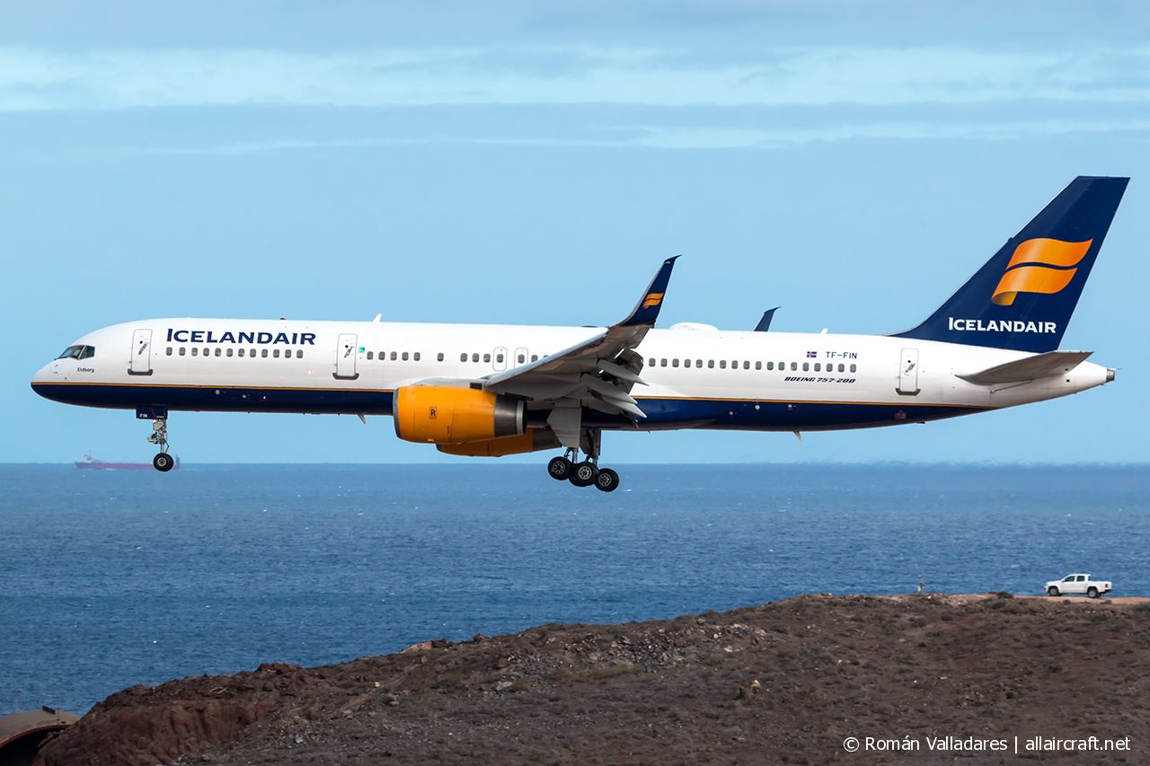 TF-FIN (28989) 1997 Boeing 757-208(WL)