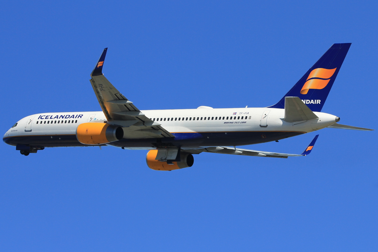 TF-FIA (29310) 2000 Boeing 757-256(WL)