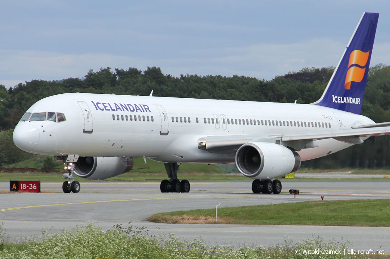 TF-LLX (29311) 2000 Boeing 757-256