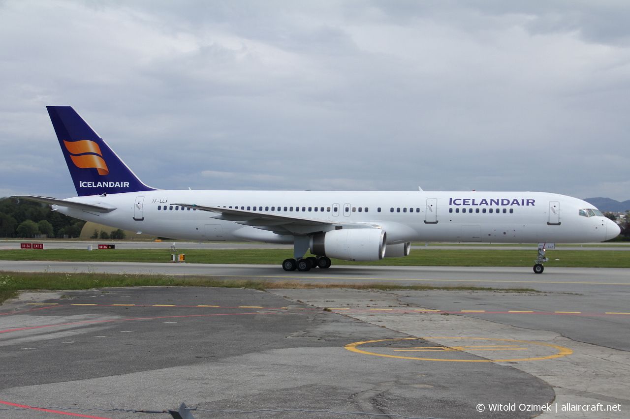 TF-LLX (29311) 2000 Boeing 757-256