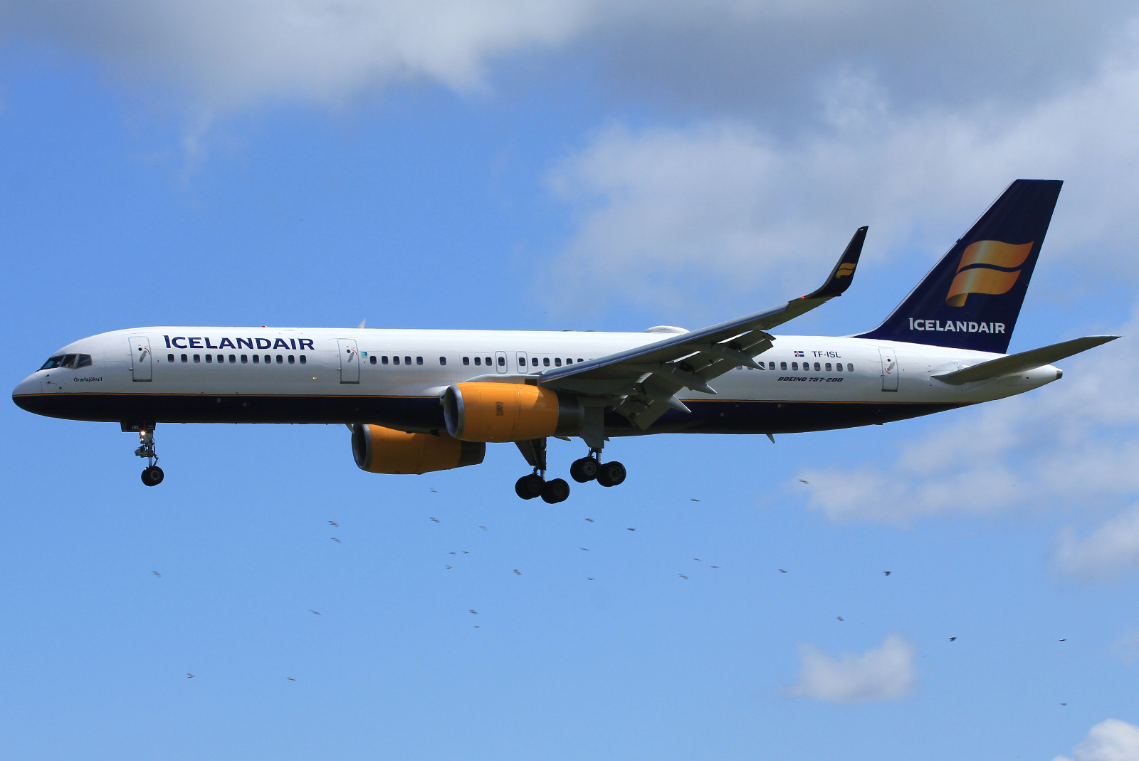TF-ISL (25295) 1992 Boeing 757-223(WL)