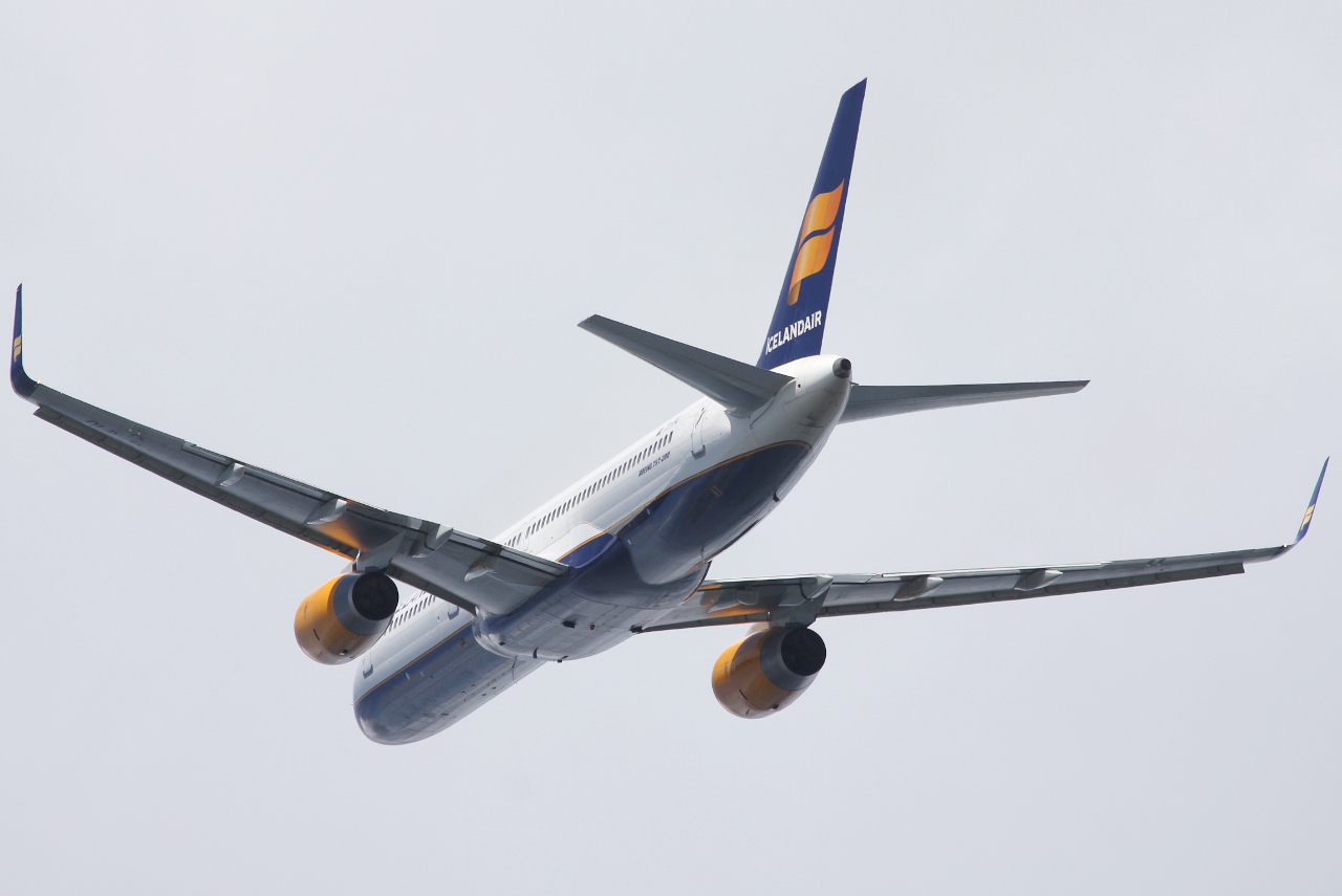 TF-FIO (29436) 1999 Boeing 757-208(WL)