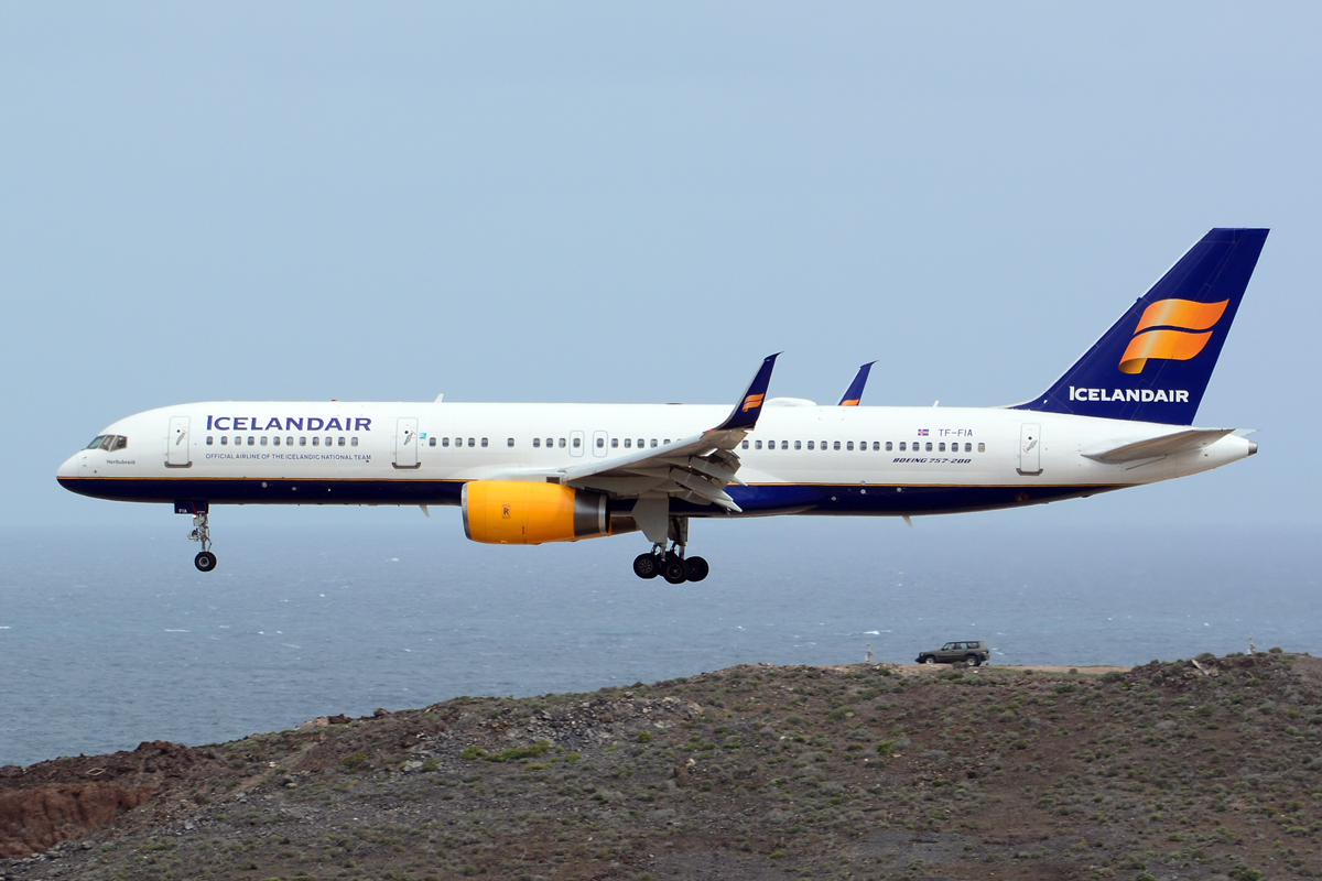 TF-FIA (29310) 2000 Boeing 757-256(WL)