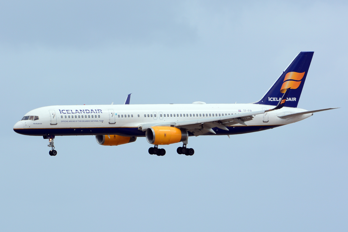 TF-FIA (29310) 2000 Boeing 757-256(WL)