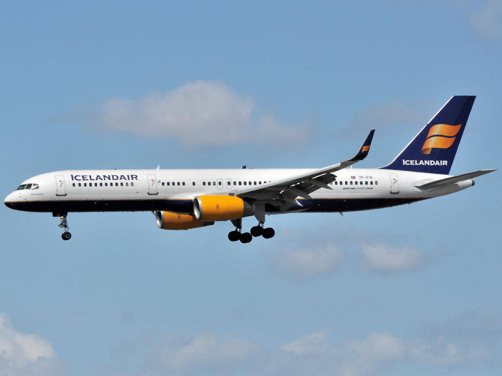 TF-FIA (29310) 2000 Boeing 757-256(WL)