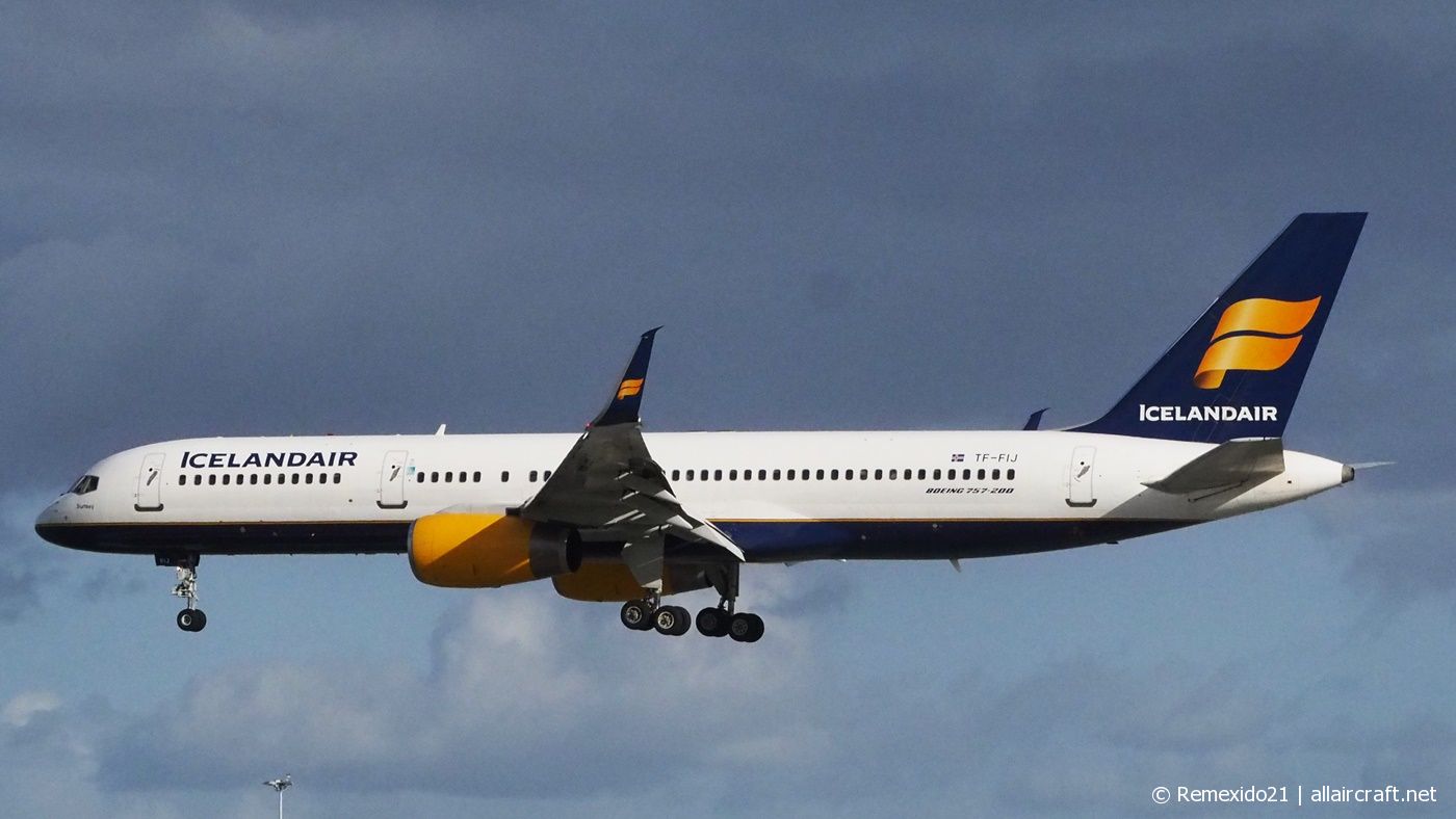 TF-FIJ (25085) 1991 Boeing 757-208(WL)