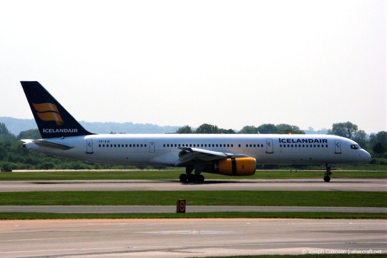 TF-FIK (26151) 1992 Boeing 757-2Y0