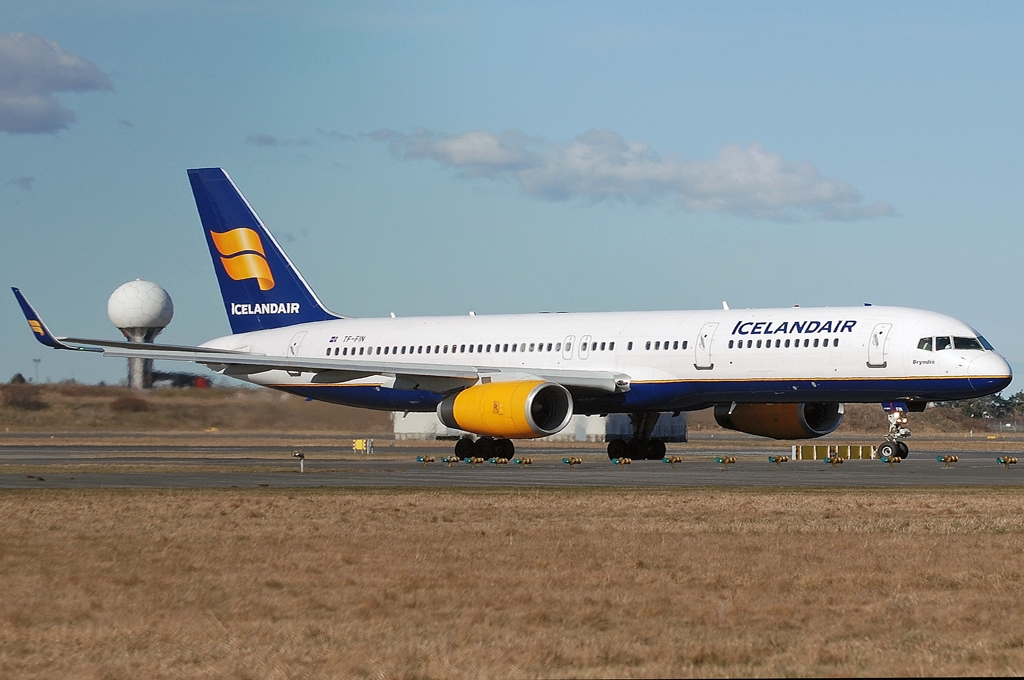 TF-FIN (28989) 1997 Boeing 757-208(WL)