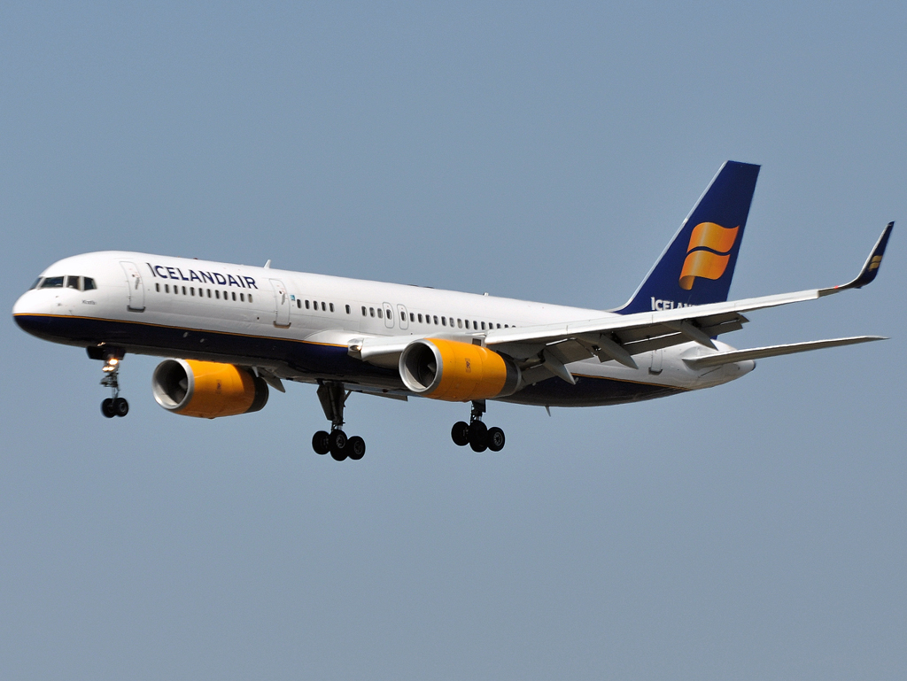 TF-FIO (29436) 1999 Boeing 757-208(WL)