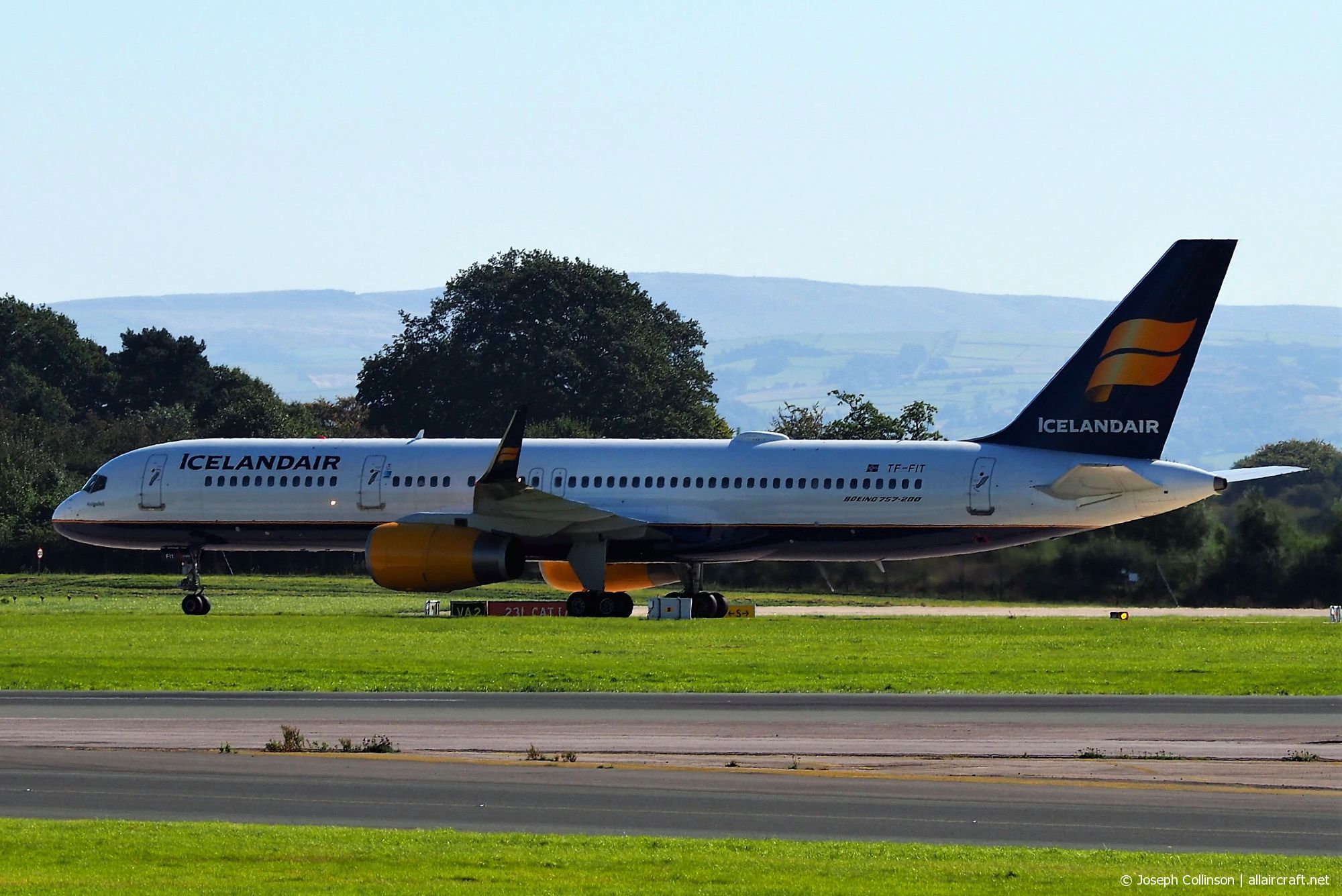 TF-FIT (26244) 1992 Boeing 757-256(WL)