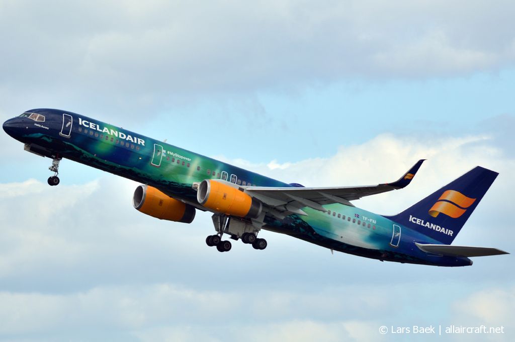 TF-FIU (26243) 1992 Boeing 757-208(WL)