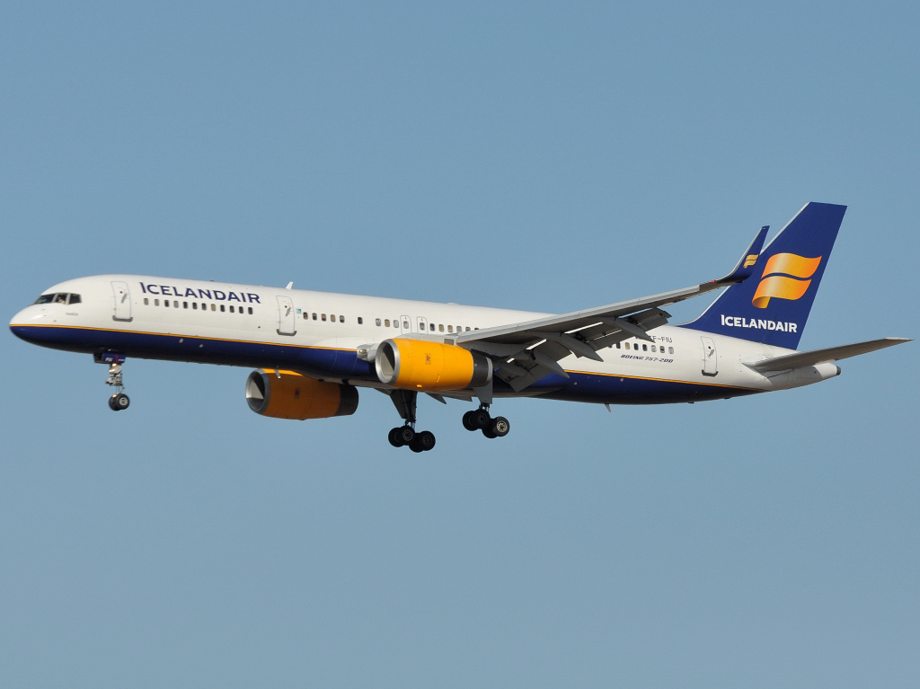 TF-FIU (26243) 1992 Boeing 757-208(WL)