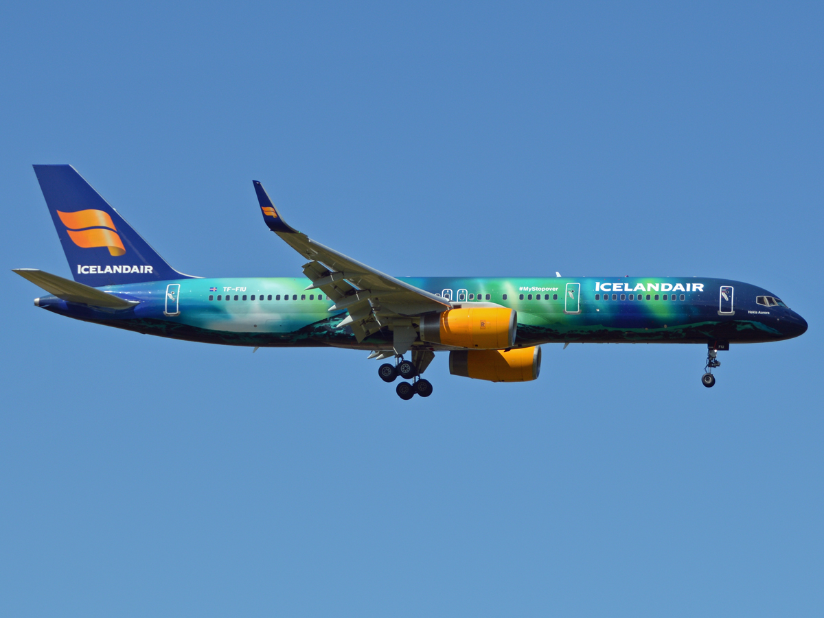 TF-FIU (26243) 1992 Boeing 757-208(WL)