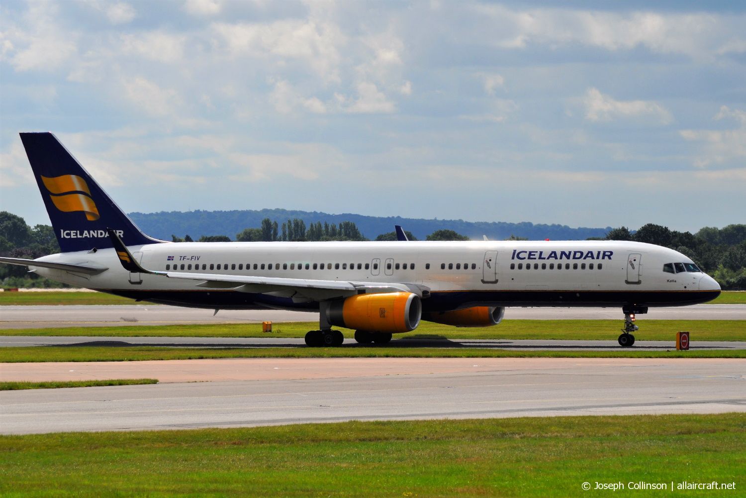 TF-FIV (30424) 2001 Boeing 757-208(WL)