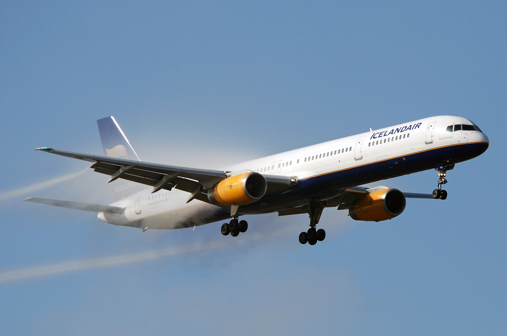 TF-FIX (29434) 2002 Boeing 757-308(WL)