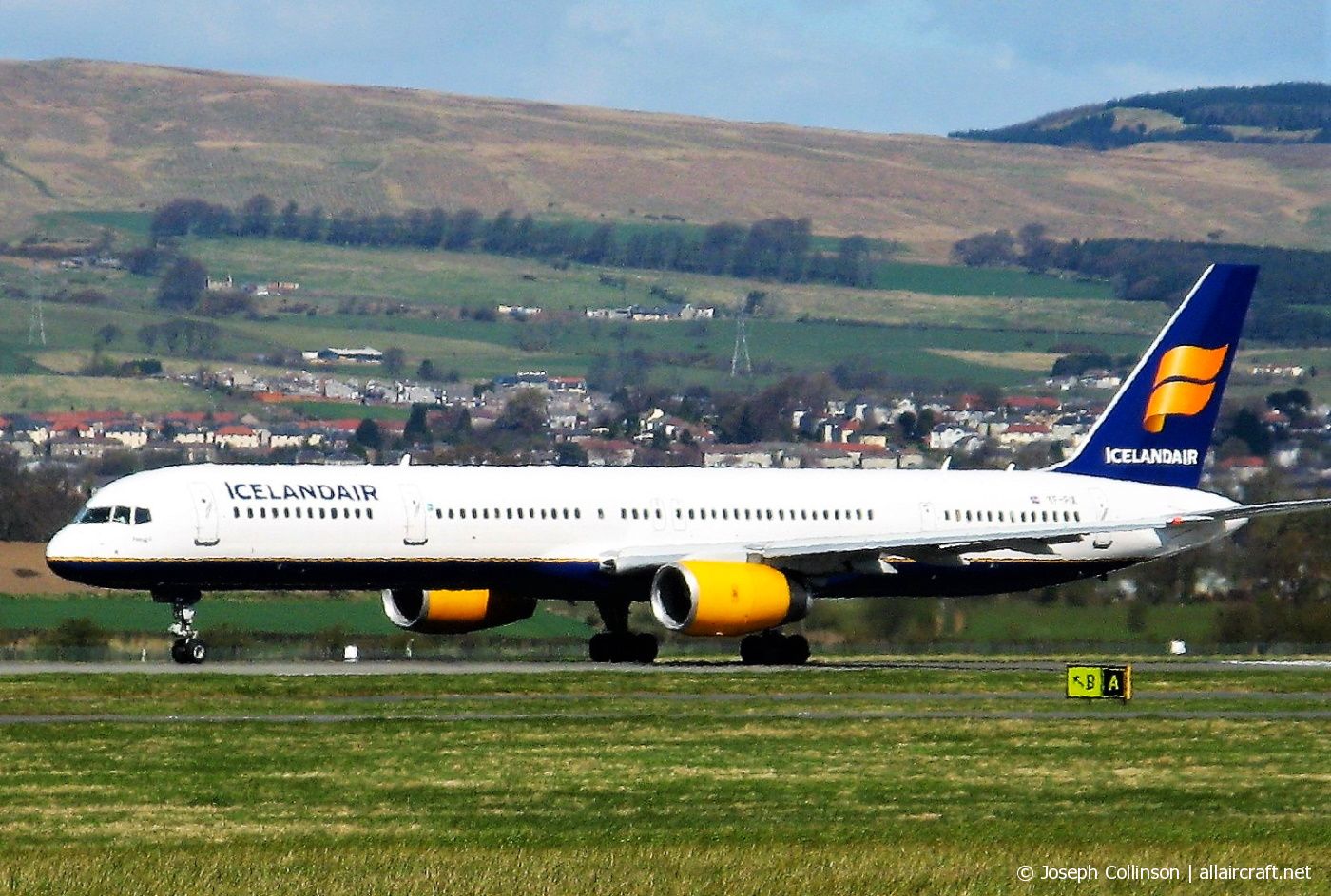 TF-FIX (29434) 2002 Boeing 757-308(WL)