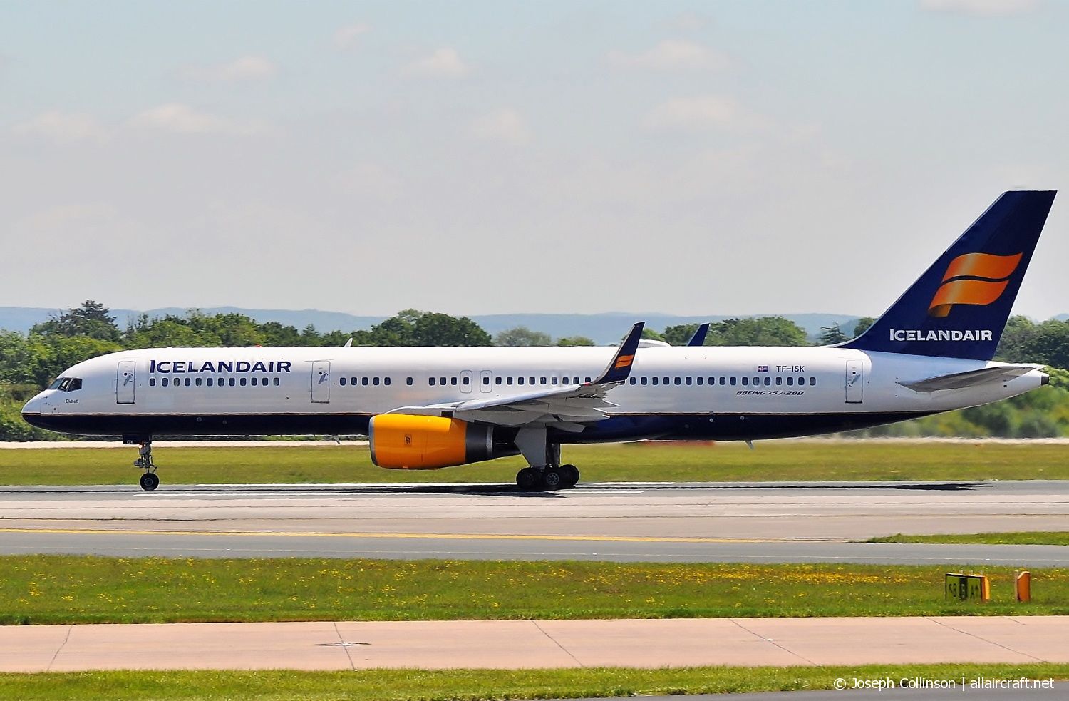 TF-ISK (24606) 1991 Boeing 757-223(WL)