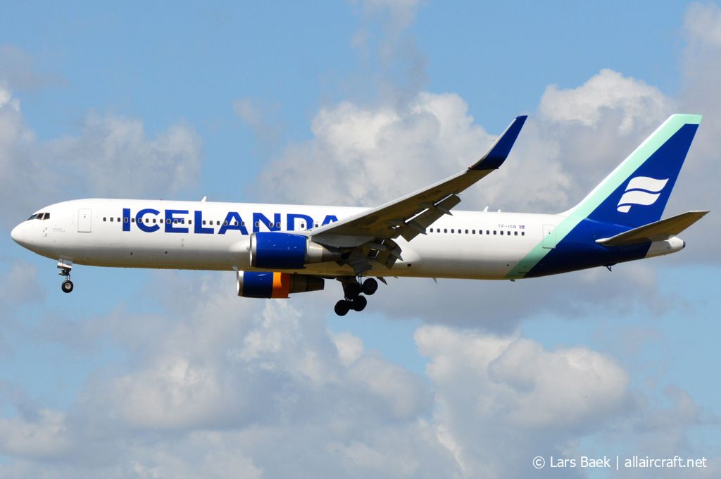 TF-ISN (30586) 2000 Boeing 767-319/ER (WL)
