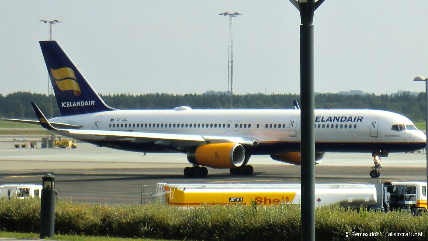 TF-ISO (29388) 2000 Boeing 767-319(ER)(WL)