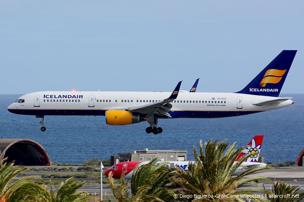 TF-FIO (29436) 1999 Boeing 757-208(WL)