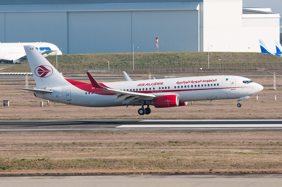 7T-VKB (cn 34165) Boeing 737-8D6