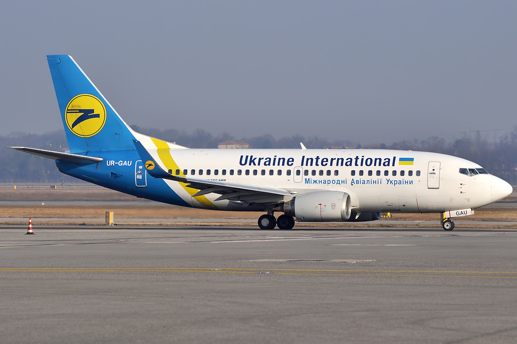 UR-GAU (25182) 1992 Boeing 737-5Y0(WL)