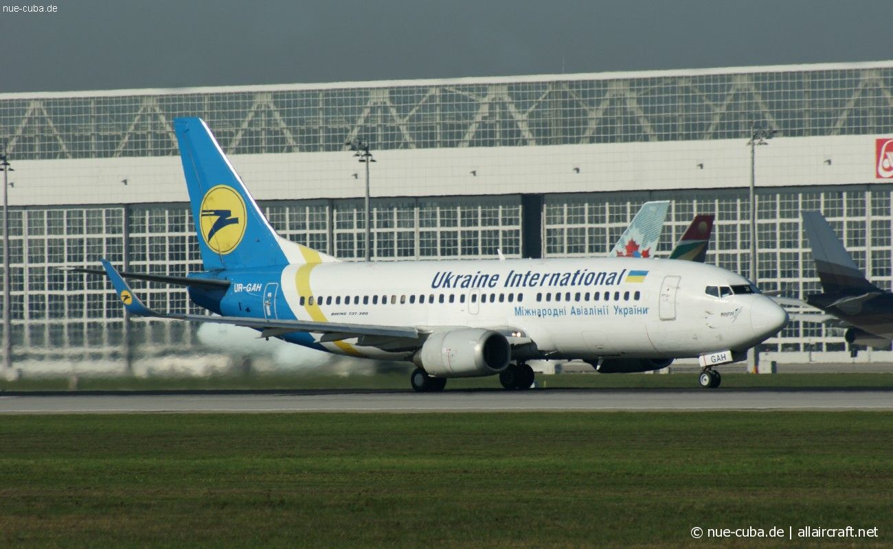 UR-GAH (29130) 1999 Boeing 737-32Q(WL)